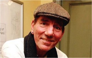 Pete Postlethwaite