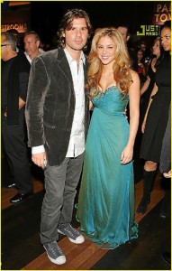 Shakira ,  Antonio de la Rúa