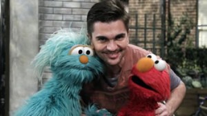 Juanes, Elmo, Rosita