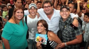 Christian Andrade, Ricky Tosso, Giovanna Valcárcel, Christopher Gianotti, Héctor Felipe, Mónica Torres, Hombres Trabajando para Ellas