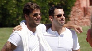 Ricky Martin , Carlos González